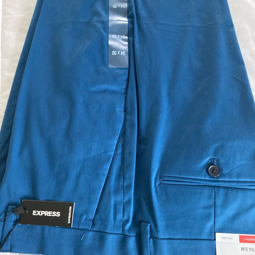 Men’s casual pants.